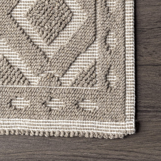 Textured Geometric Trellis Bath Mat