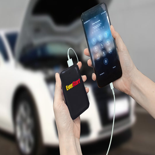 Compact Safety Kit with Escape Hammer & Emergency Signal Light