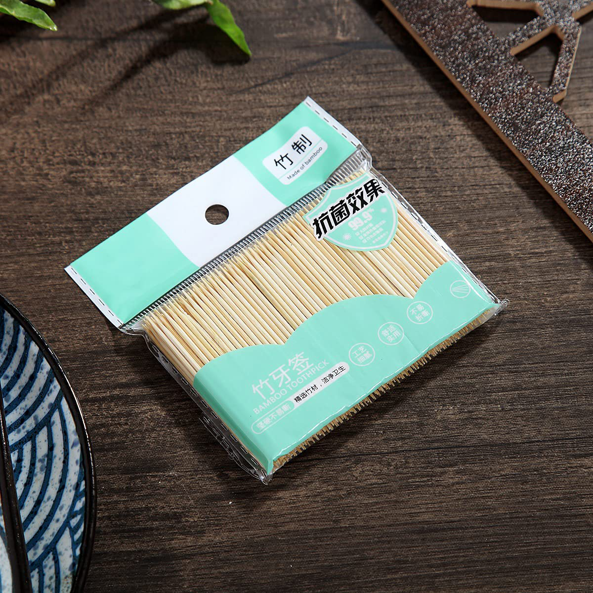 1200 Bamboo Wooden Toothpicks,Sturdy Safe Toothpick, Natural Wood Toothpicks,Used for Party, Appetizer, Barbecue, Fruit, Teeth Cleaning Toothpicks(4 Pack/1200 Piece)