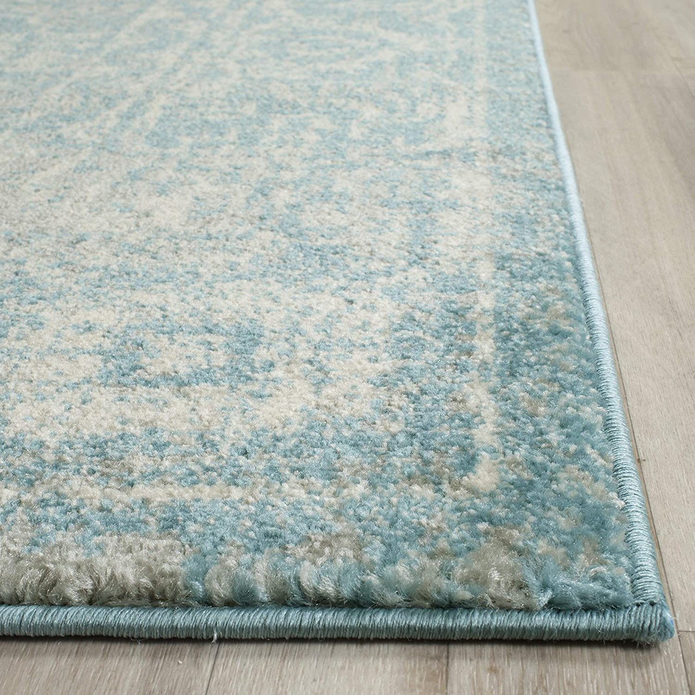 Safavieh Evoke Collection EVK270Z Shabby Chic Distressed Non-Shedding Stain Resistant Living Room Bedroom Area Rug, 3' x 3' Square, Silver / Ivory