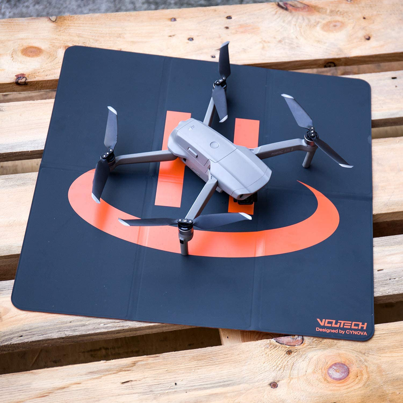 VCUTECH Drone Landing Pad Pro Fast-Fold Double-Sided Waterproof 20 inch(50cm) Compatible with DJI Mavic Air 2, Mavic Mini 2, Mavic 2 Pro/Zoom, DJI FPV, Drone Accessories(Black)