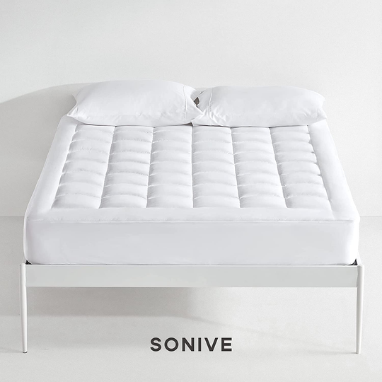 SONIVE Quilted Mattress Pad Soft Fluffy Pillow Top Mattress Cover Down Alternative Fill Topper Streches up to 21 Inches Deep Pocket (White, Full)