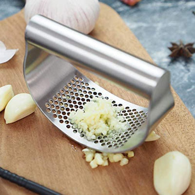 GuDoQi Garlic Press Stainless Steel, Garlic Chooper, Dishwasher Safe, Ergonomic Handle Garlic Mincer, Including Silicone Peeler, Cleaning Brush, Funny Kitchen Tools