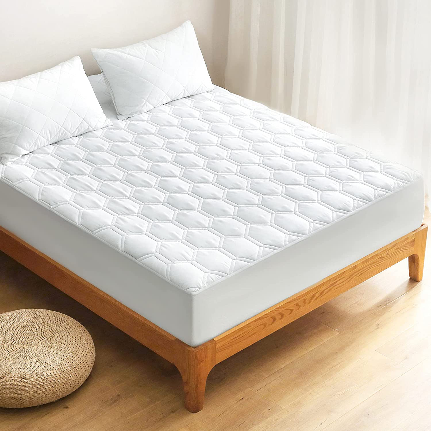 Waterproof Mattress Pad for California King Size Bed, Breathable Cal King Mattress Protector with 6-18 inches Deep Pocket, Quilted Alternative Hollow Cotton Filling Mattress Cover, White