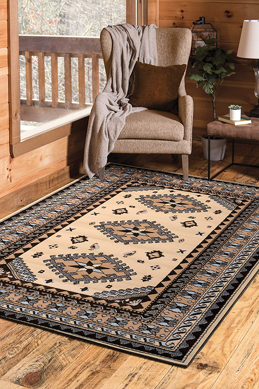 United Weavers of America Dallas Tres Rug, 2 x 3', Black