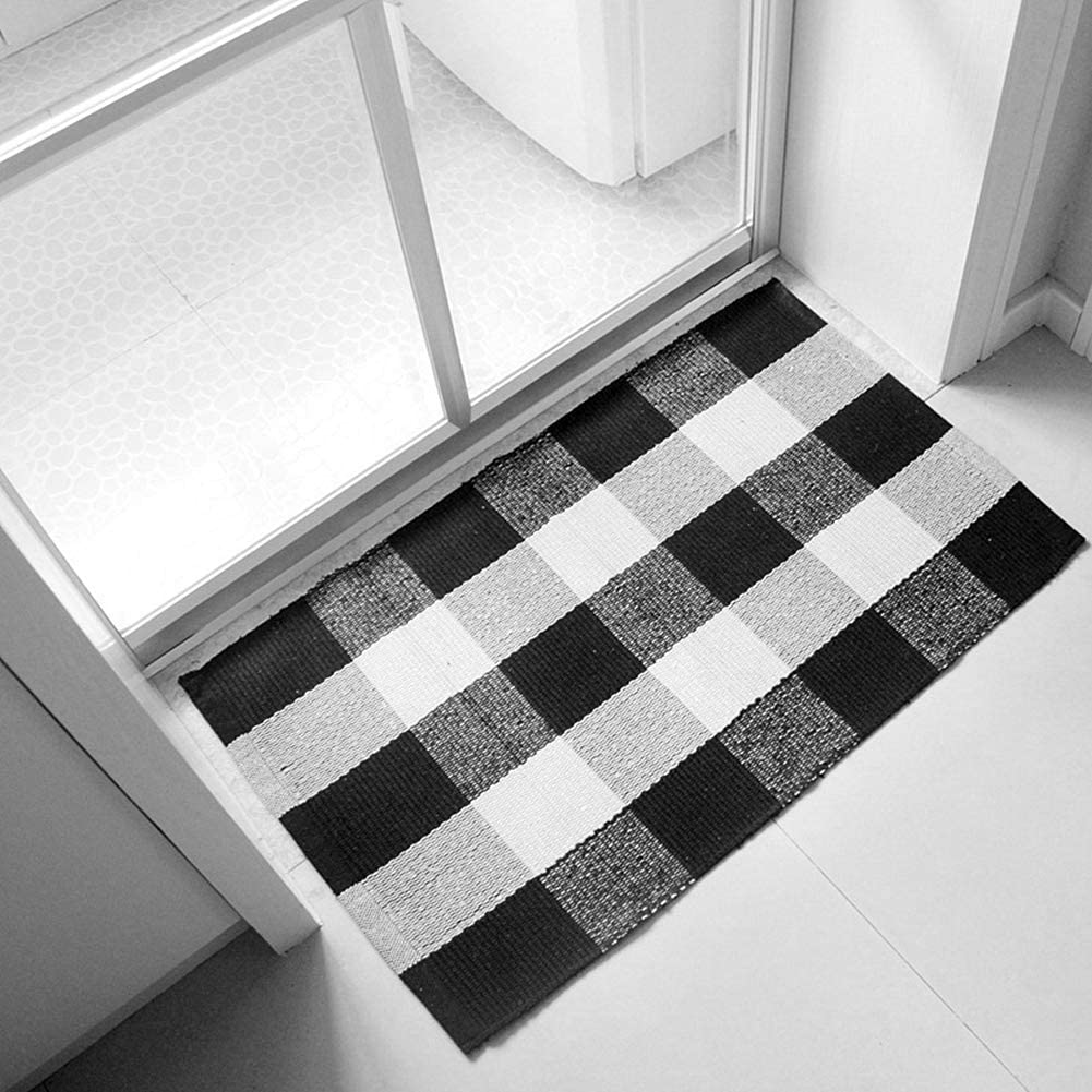 Cotton Plaid Rug, KIMODE Black/White Hand-Woven Buffalo Checkered Floor Mats Washable Carpet for Porch Doormat Kitchen Rugs (47'' x 71'', Gray/White)