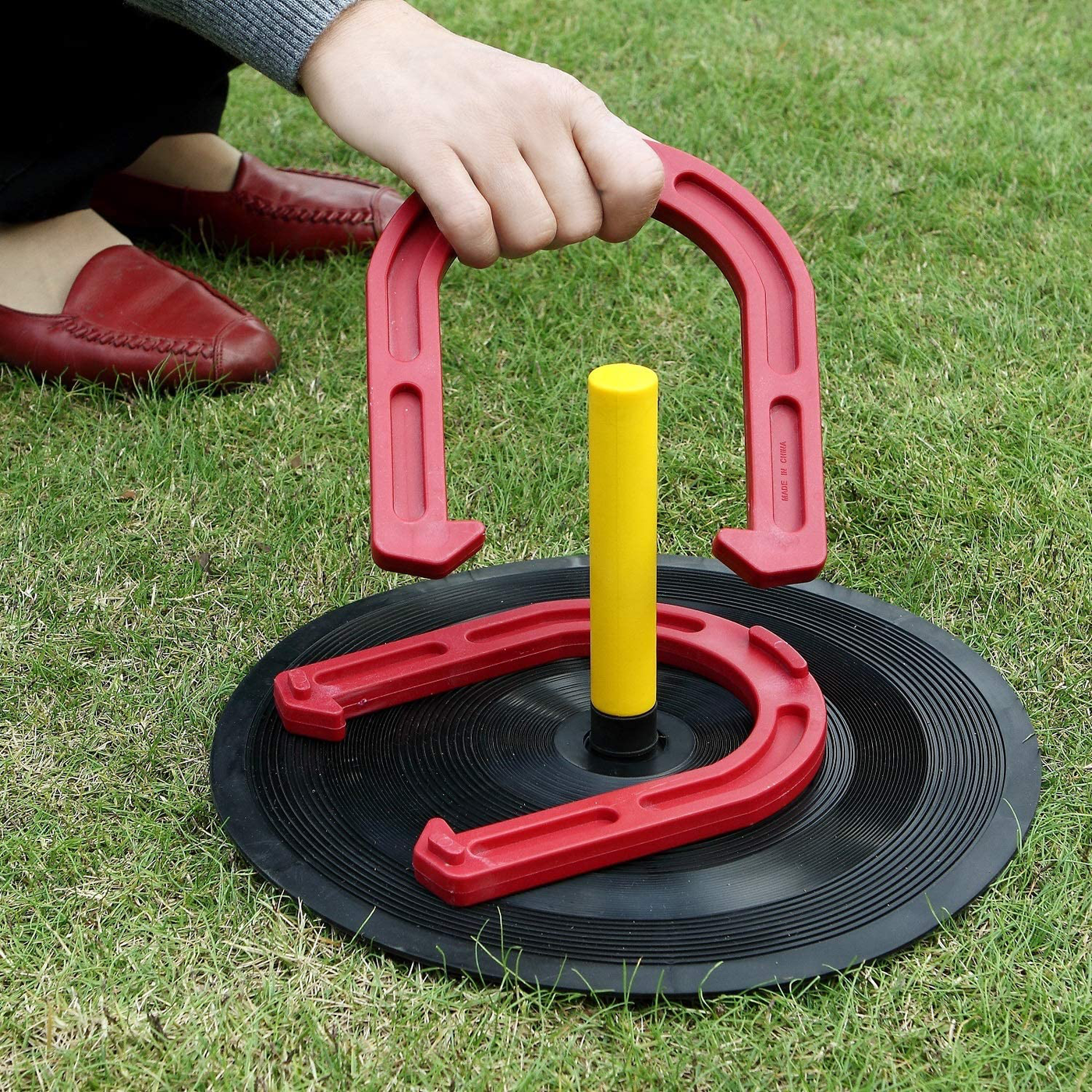 Win SPORTS Outdoor Indoor Rubber Horseshoes Set Includes 4 Horseshoes,2 Pegs,2 Rubber Mats,2 Red Plastic dowels,Beach Games Perfect for Tailgating,Camping,Backyard,Fun for Kids Adults