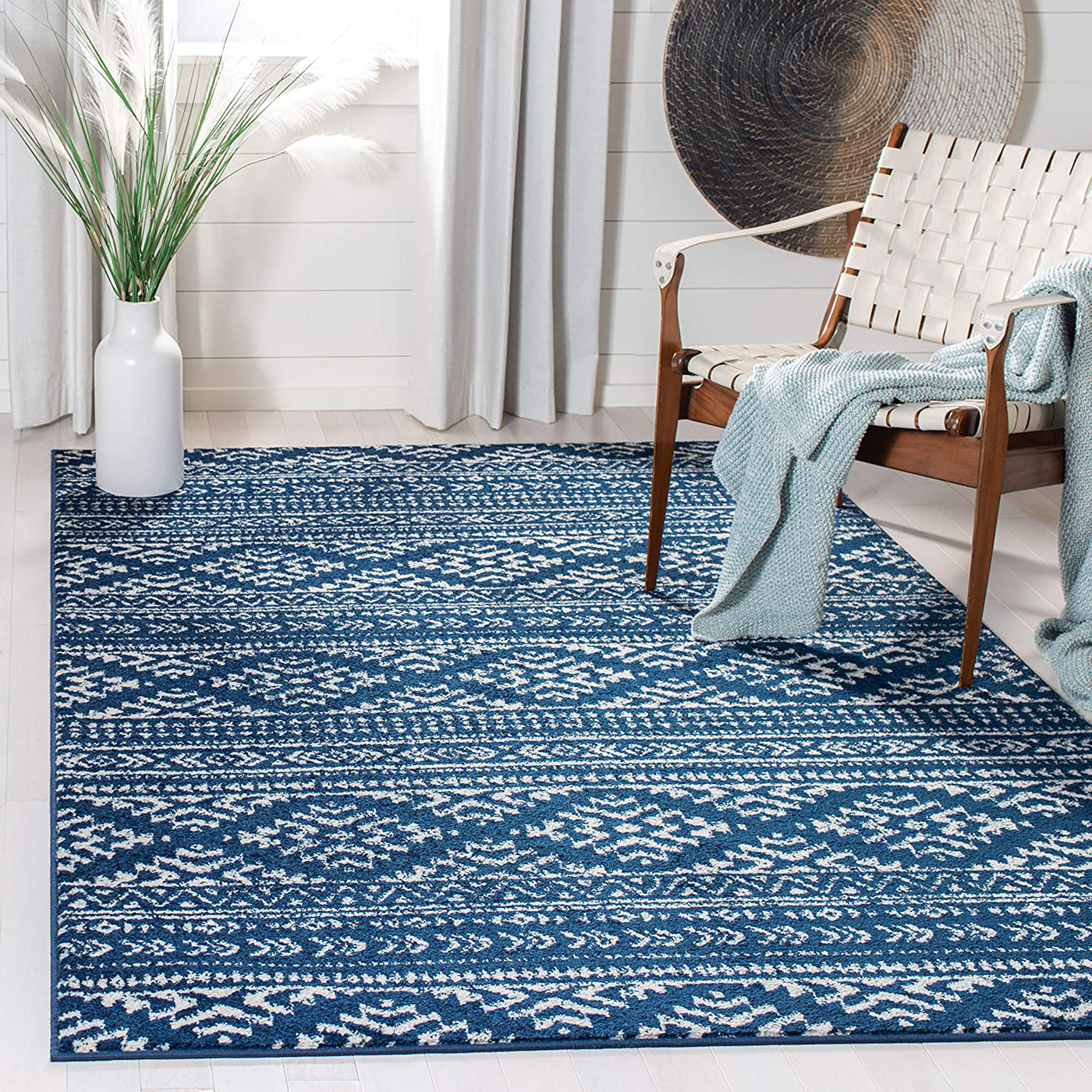 Safavieh Tulum Collection TUL272N Moroccan Boho Tribal Non-Shedding Living Room Bedroom Accent Area Rug, 4' x 6', Navy / Ivory