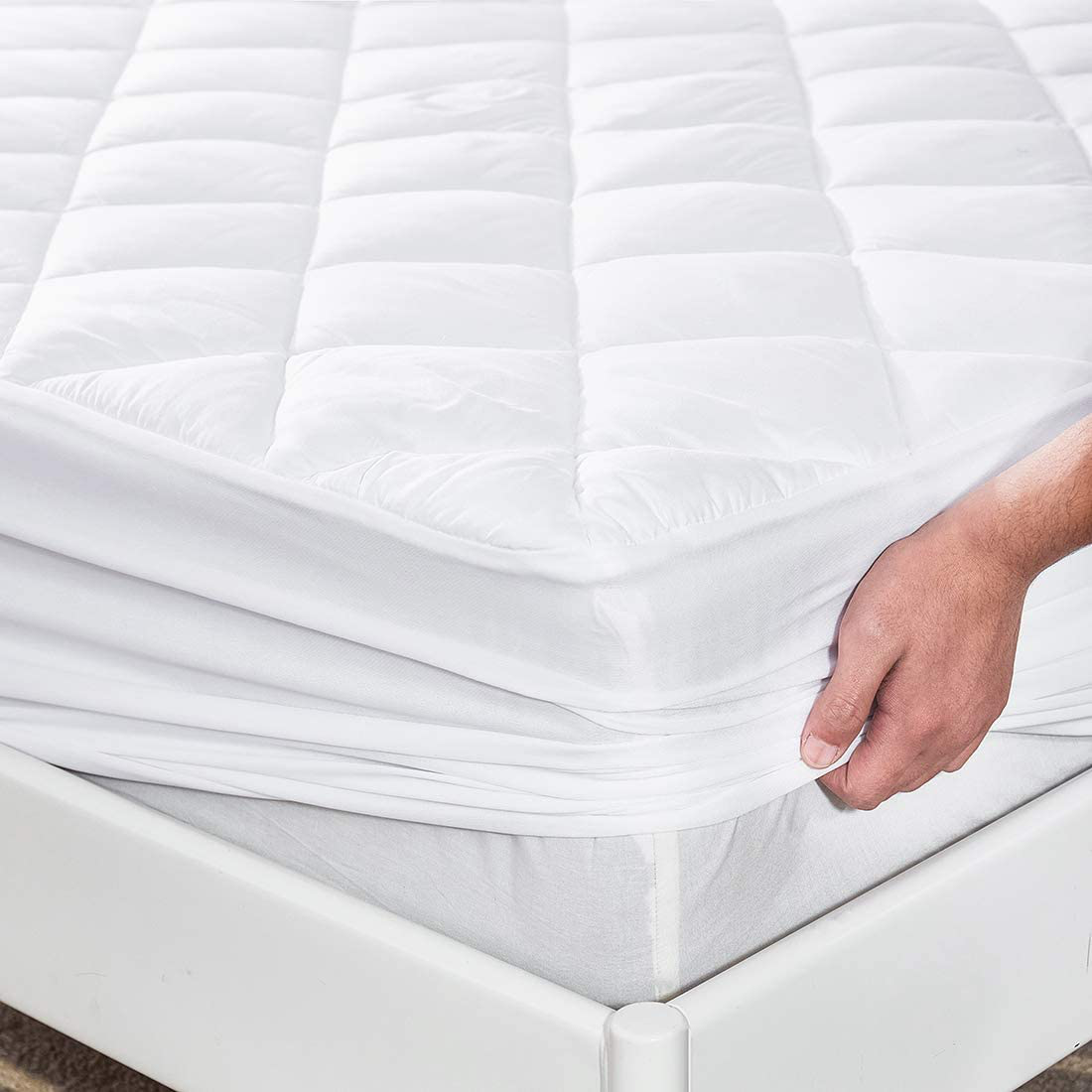 Mattress Pad Cover with 8-21" Deep Pockets, California King Size Ultra Soft Quilted Fitted Mattress Topper, Cooling Breathable Mattress Protector (California King)