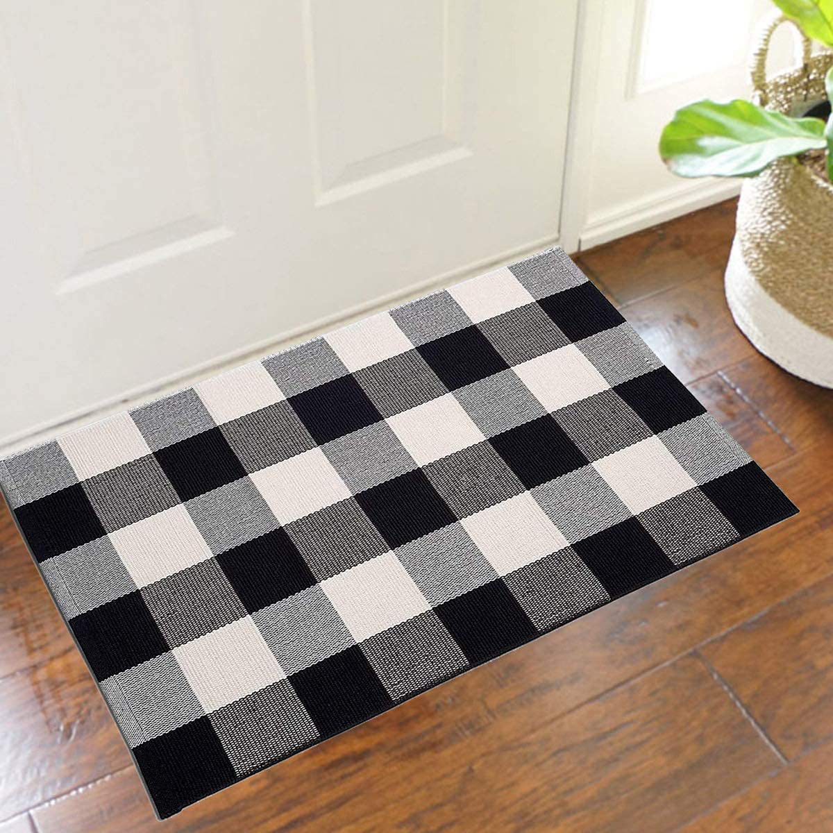 SHACOS Black White Buffalo Plaid Rug 4x6 ft Front Door Rug Entry Rug Large Cotton Area Rug for Kitchen Living Room Bedroom Doorway (4'x6', Black White)