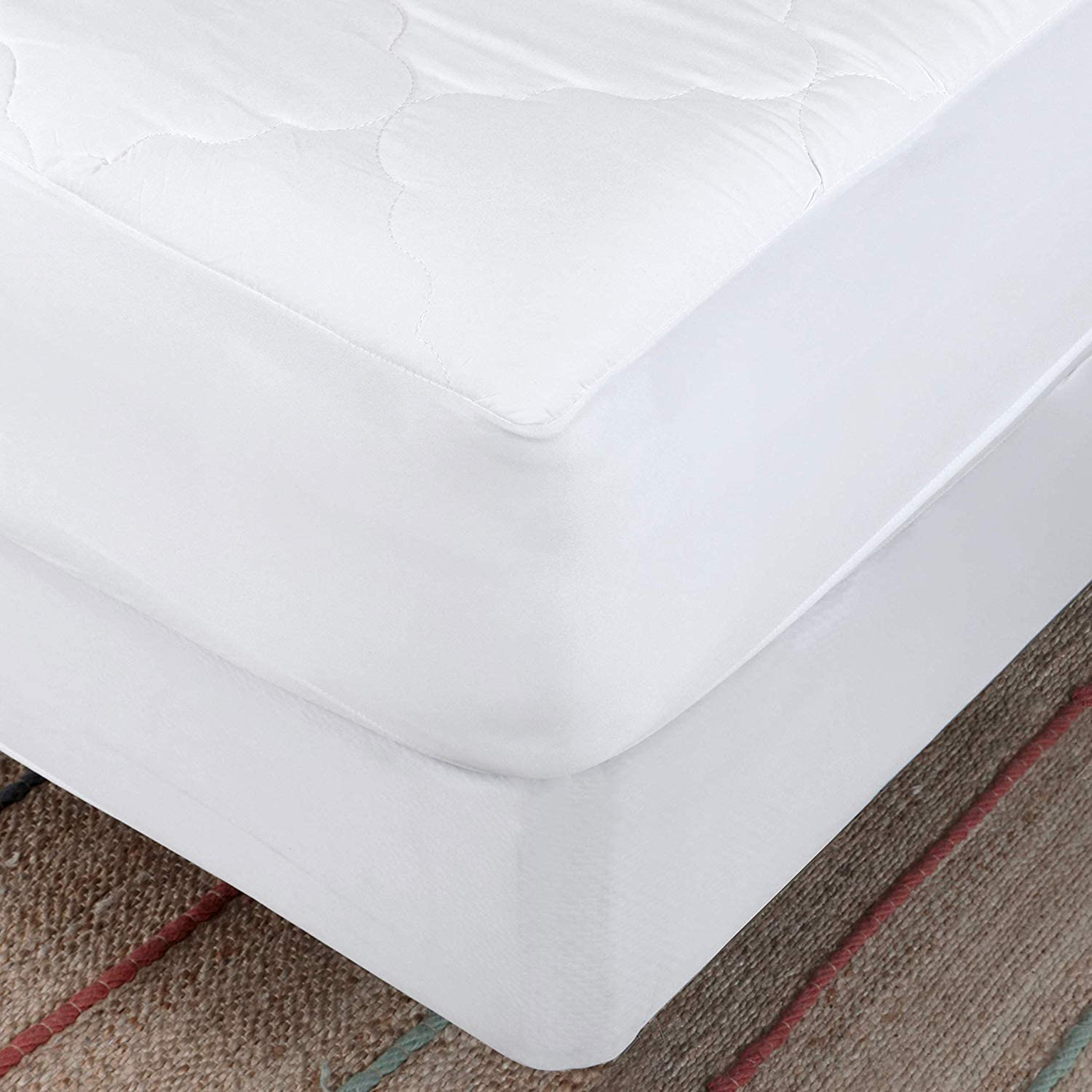 Micropuff Twin Mattress Pad Cover Fitted, Down Alternative Fiber Fill, Quilted Bed Protector - Ideal for Daybed Mattresses (Twin Size 39x75) Deep Pocket Stretches up to 15"