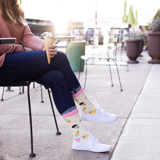 If You Can Read This, Bring Me Some - Funny Food Socks Novelty Christmas Gift & Secret Santa Idea For Men and Women