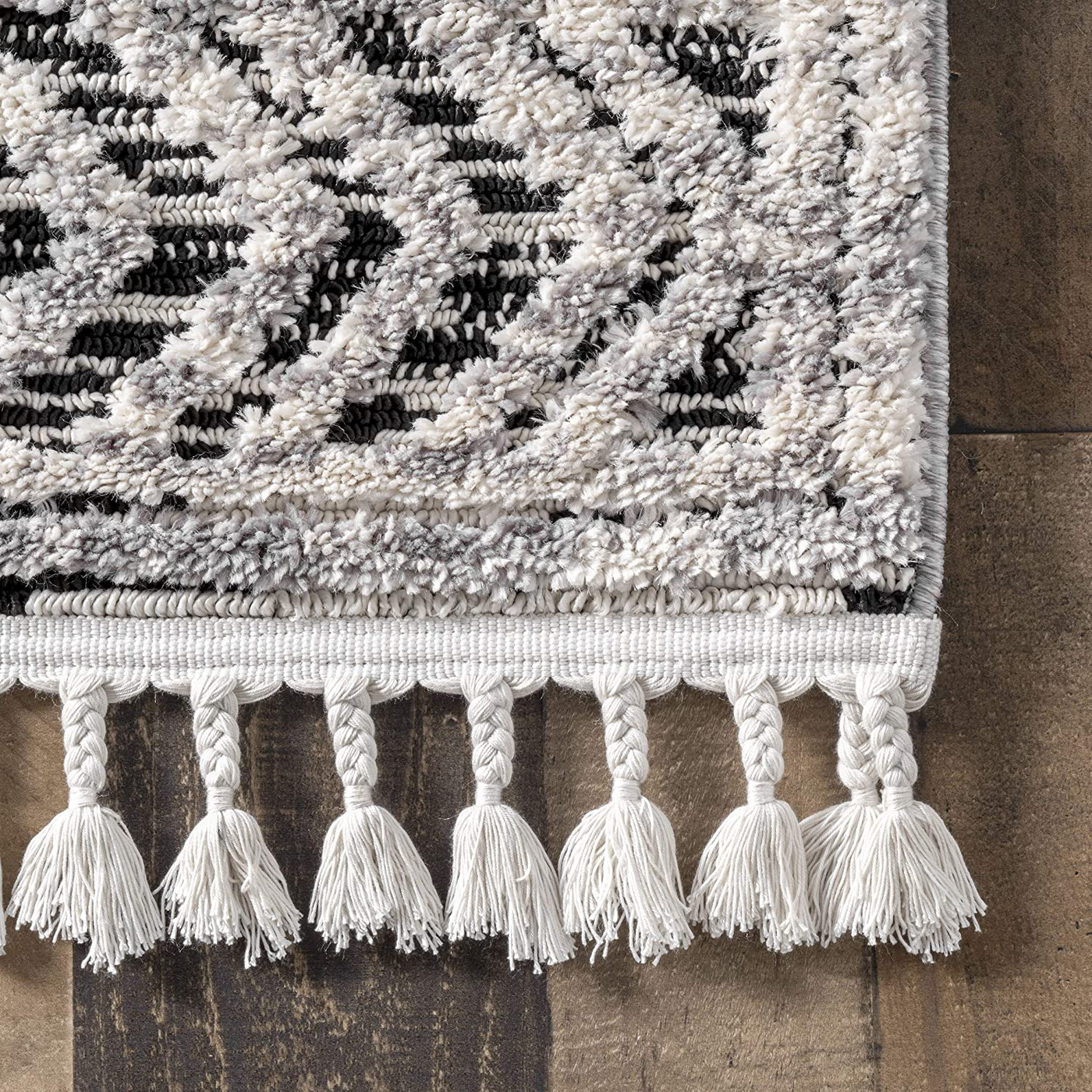 nuLOOM Ansley Soft Lattice Textured Tassel Runner Rug, 2' x 6', Beige