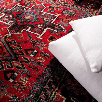 Safavieh Vintage Hamadan Collection VTH211A Oriental Traditional Persian Non-Shedding Stain Resistant Living Room Bedroom Area Rug, 3' x 3' Square, Red / Multi