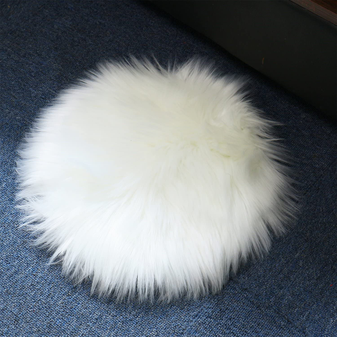 Pomeat 12 Inches Soft Faux Sheepskin Round Shaggy Shag Area Rugs White Fluffy Living Room Carpet Mini Small Size Fit for Photographing Background of Jewellery