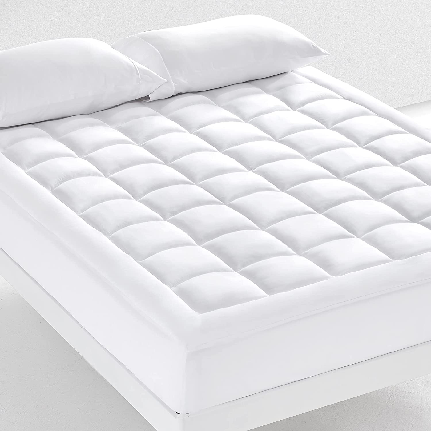 SONIVE Quilted Mattress Pad Soft Fluffy Pillow Top Mattress Cover Down Alternative Fill Topper Streches up to 21 Inches Deep Pocket (White, Twin XL)