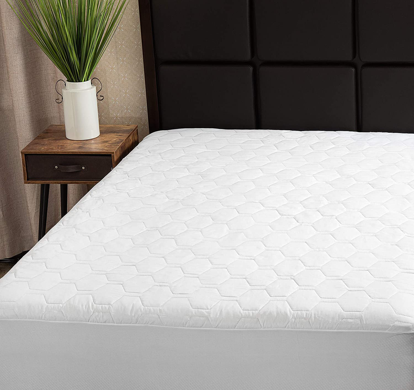 The Grand Twin Extra Long Mattress Pad Cover, Fitted Deep Pockets, Only Quality Fabrics Used & Breathable, Twin XL / Used for Split King (39x80 Stretches to 14 Inches)