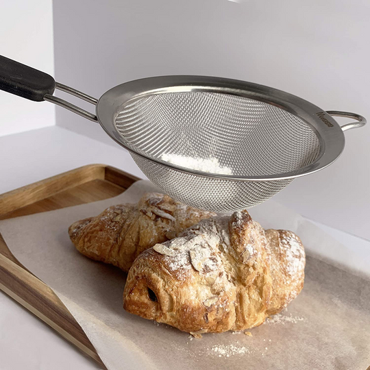 Makerstep Set of 3 Stainless Steel Fine Mesh Strainers. Graduated Sizes 3.38", 5.5", 7.87" Strainer Wire Sieve Sifter with Insulated Handle for Kitchen Tools Gadgets