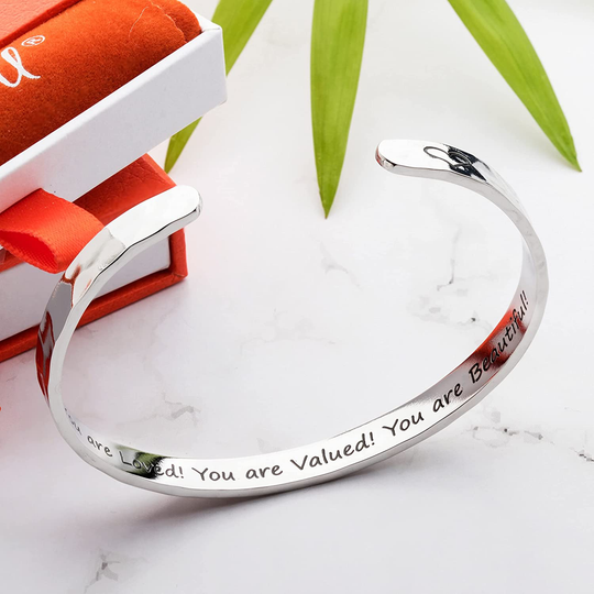 Carviell Bracelets for Women, Personalized Gifts for Her, Mom, Best Friend, Inspirational Friendship Cuff for Teen Girls, Engraved, Birthday Gift Jewelry