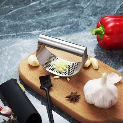 3 Pcs/Set Stainless Steel Rocker Garlic Press Ginger Crusher Squeezer with Silicone Tube Garlic Peeler and Cleaning Brush Kitchen Gadget Tool Set