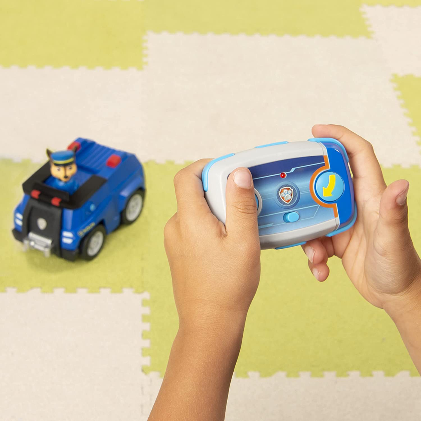 Paw Patrol, Chase Remote Control Police Cruiser with 2-Way Steering, for Kids Aged 3 and Up