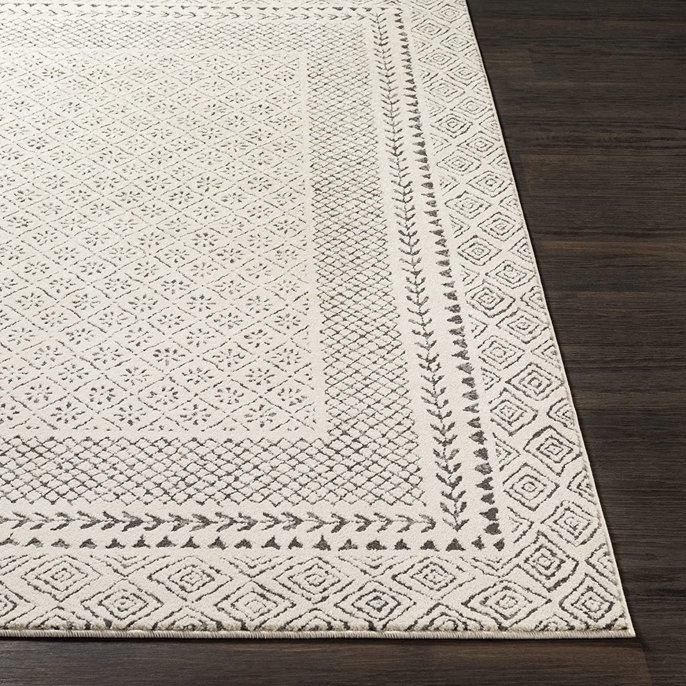 Artistic Weavers Melodie Beige Area Rug, 3'11" x 5'7"