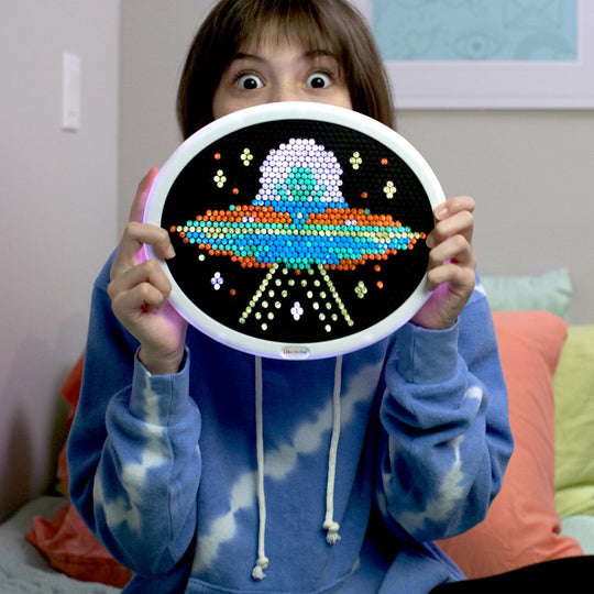 NEW - Lite-Brite Oval HD - Includes 650 Colorful Pegs and 8 Design Templates!