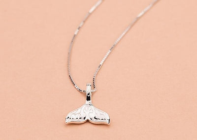 Shuangshuo Ethnic Whale Tail Pendant Necklace for Women Lovely Mermaid Tail Choker Necklace Mermaid Long Chain Necklace collier
