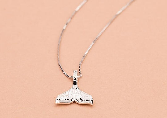 Shuangshuo Ethnic Whale Tail Pendant Necklace for Women Lovely Mermaid Tail Choker Necklace Mermaid Long Chain Necklace collier