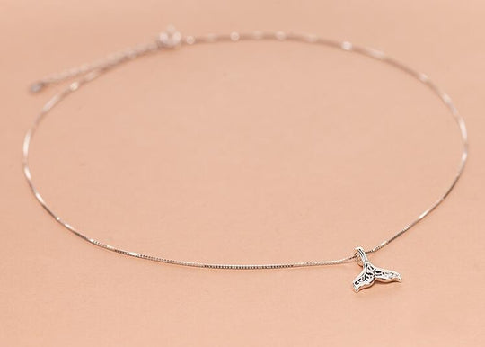 Shuangshuo Ethnic Whale Tail Pendant Necklace for Women Lovely Mermaid Tail Choker Necklace Mermaid Long Chain Necklace collier